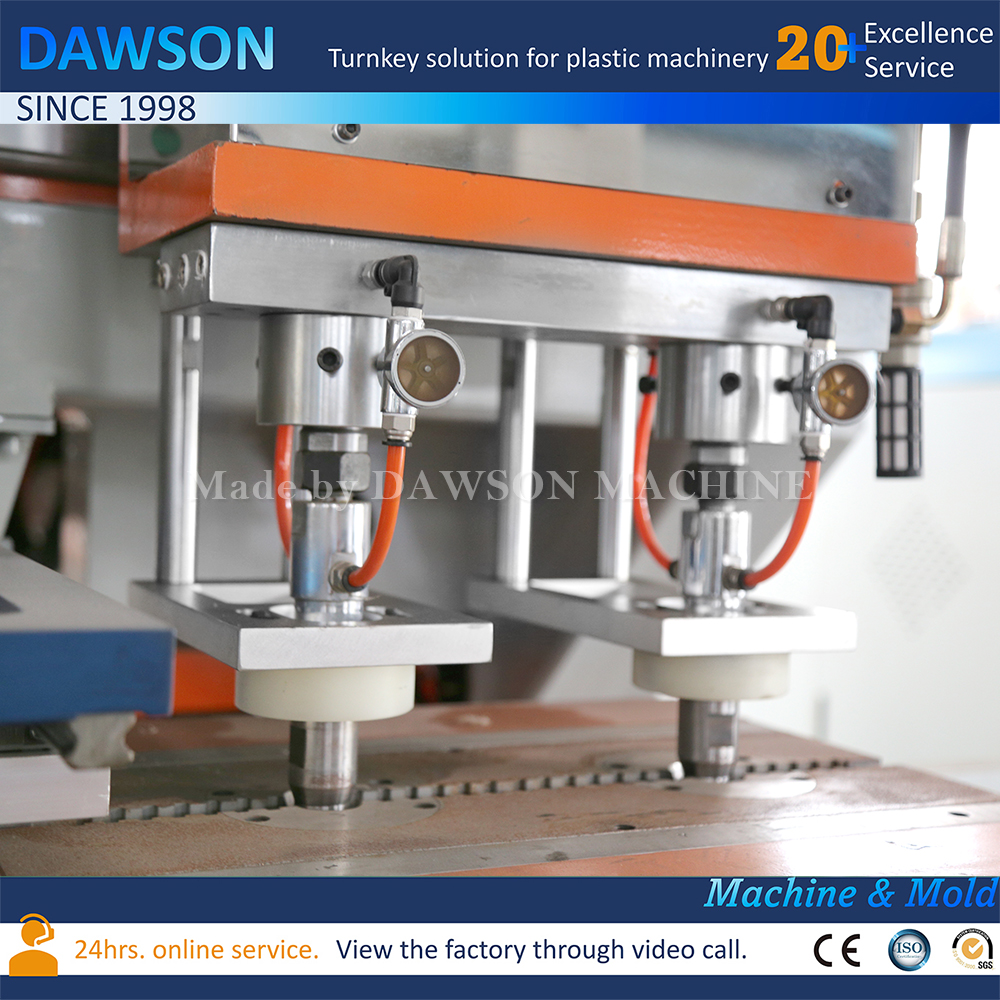 Fábrica diaria de envasado de productos químicos de la máquina de moldeo por soplado de botellas de plástico completamente eléctrica 