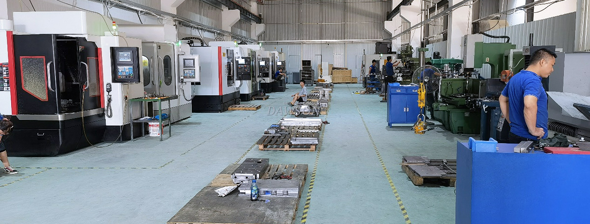 Extrusion blow molding machine