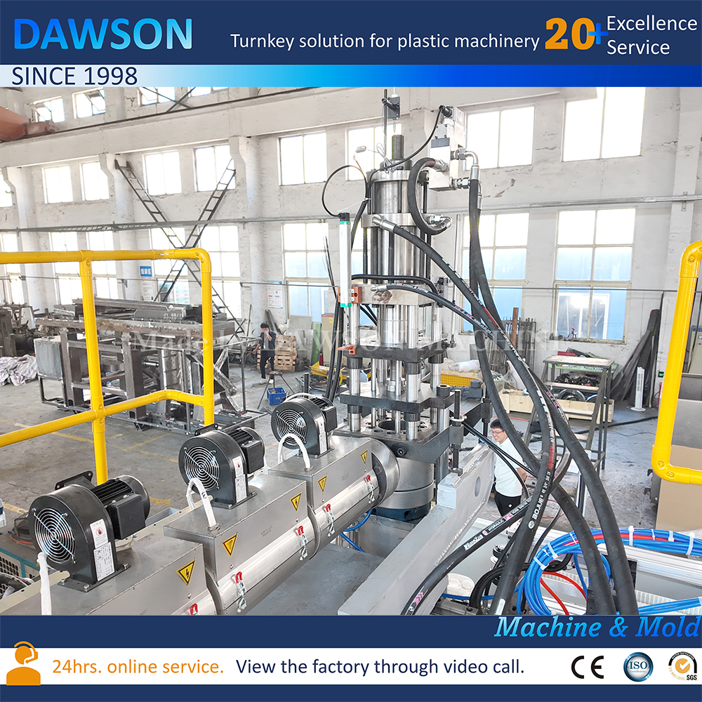 Tipe de llenado de aceite automotriz Moldura de soplado Máquina para conductos de aire del automóvil Tubos